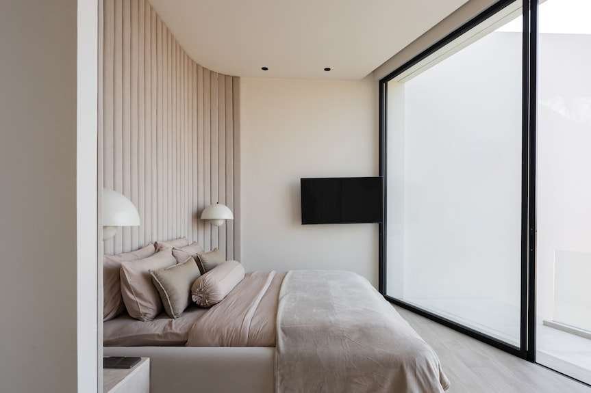 Guest Bedrooms S.H. Pure Balance Calm Wellness Design