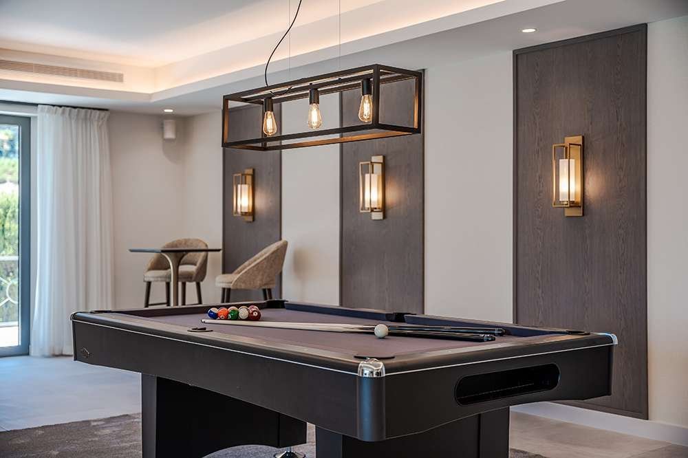 E.M. HOUSE, Modern Tranquility