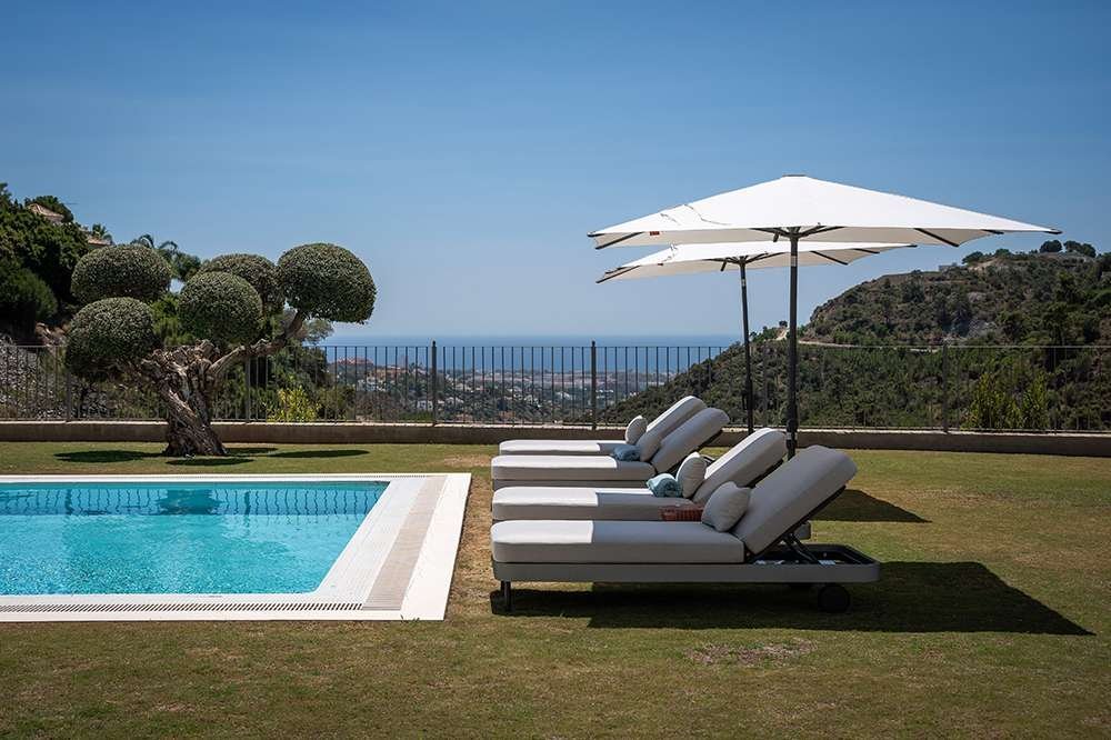 E.M. HOUSE, Modern Tranquility