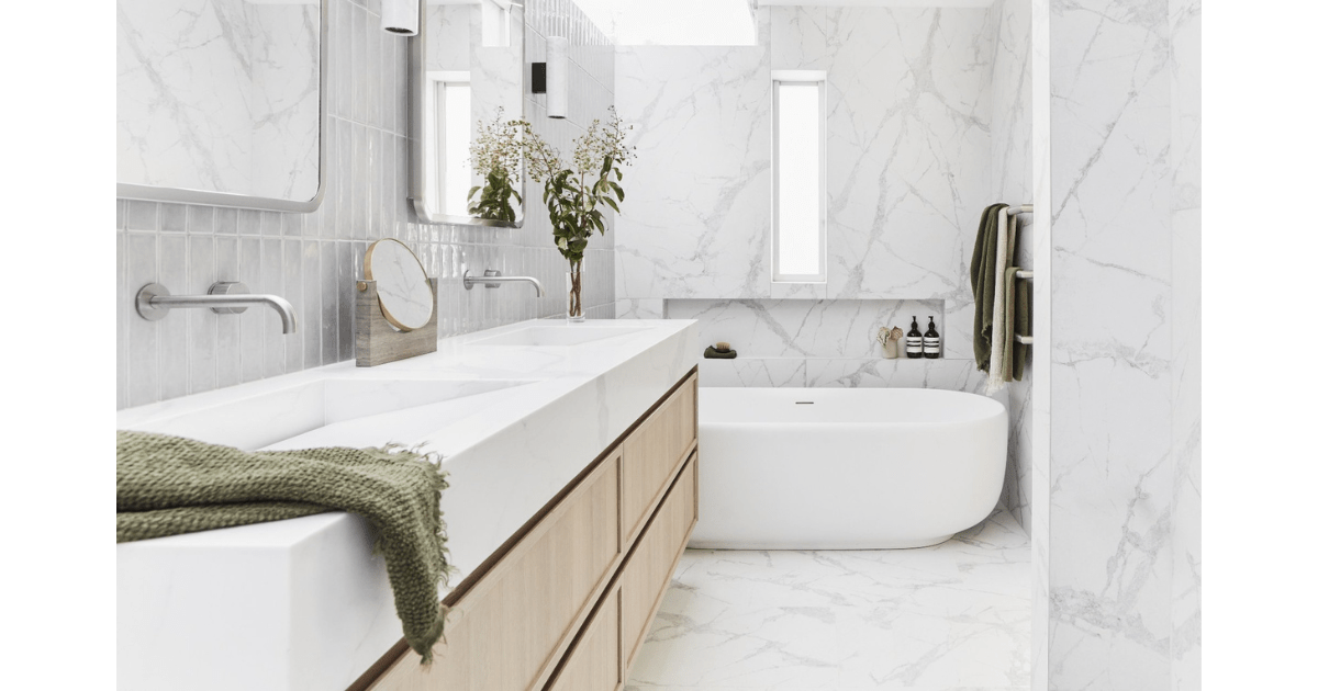 Bathroom in W.K. Timeless Manor by MORANID, featuring neurodesign-informed spatial clarity, and a calm work-focused atmosphere.