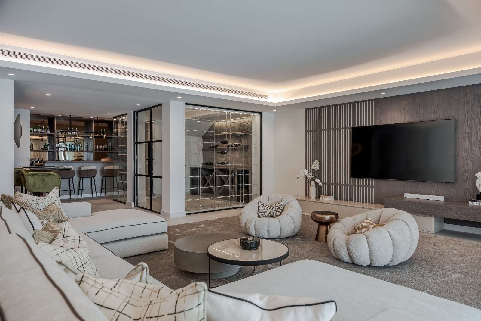E.M. HOUSE, Modern Tranquility