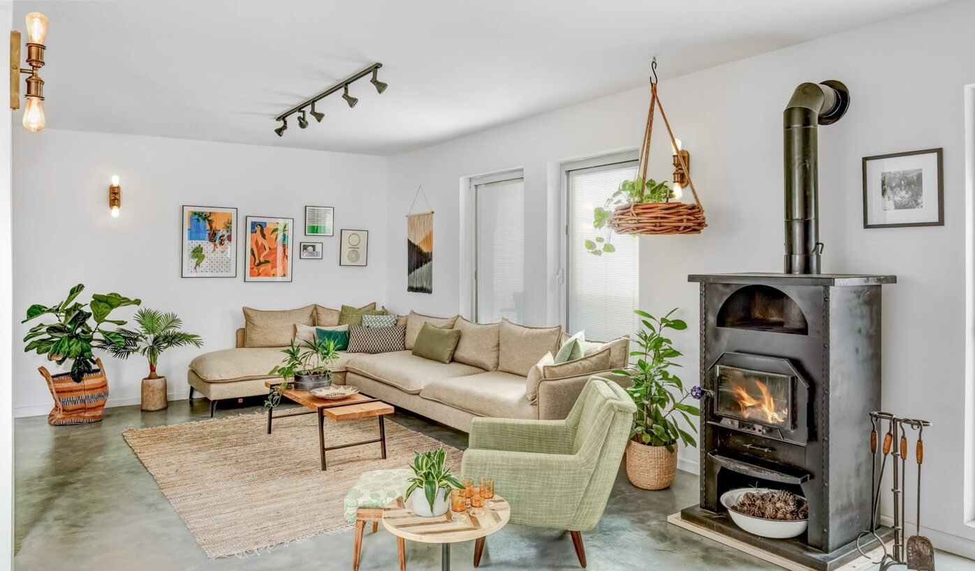 Living room in I.L. House by MORANID, featuring thoughtful movement and spatial flow.