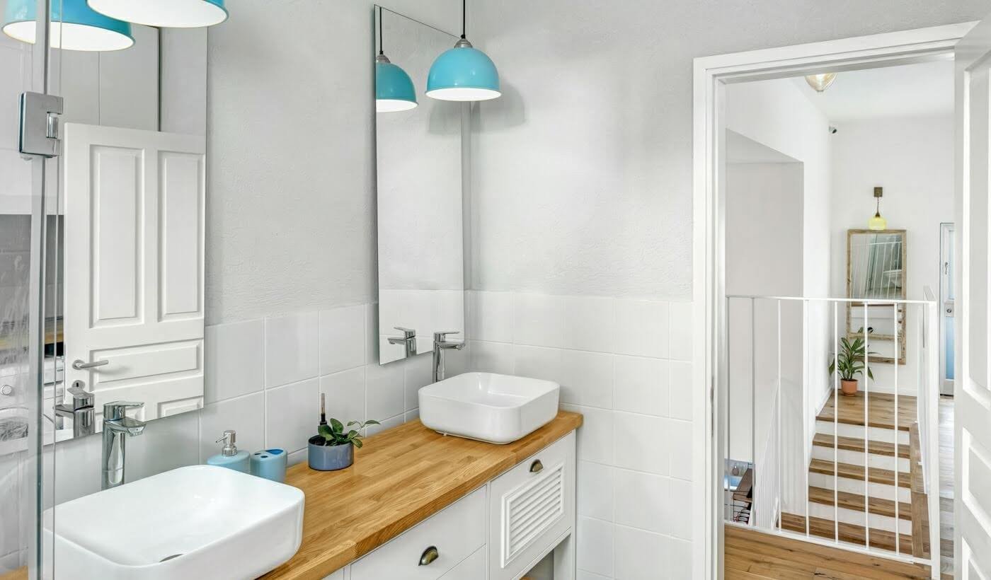 Bathroom · I.L. House · MORANID Bathroom in I.L. House by MORANID, featuring human-centered residential design and refined material balance.