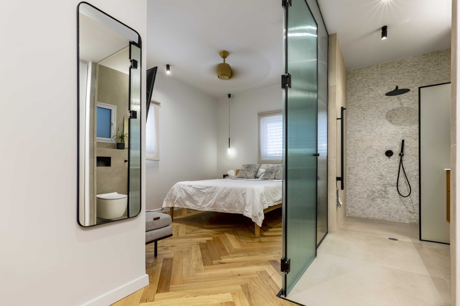 Bedroom in A.G. House by MORANID, featuring wellness-centered interior design, and human-centered connection and flow.